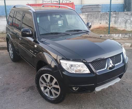 MITSUBISHI PAJERO TR4 2.0 4X4 16V 140CV FLEX 4P AUTOMÁTICO MITSUBISHI PAJERO TR4 2.0 4X4 16V 140CV FLEX 4P AUTOMÁTICO